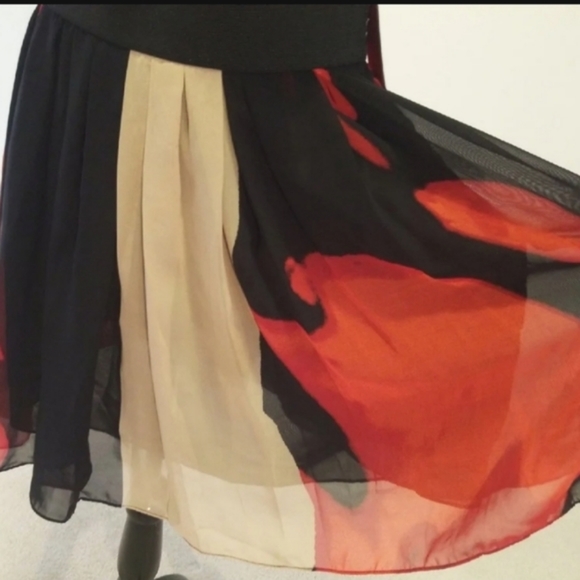 Vince Camuto flirty skirt - Picture 3 of 7